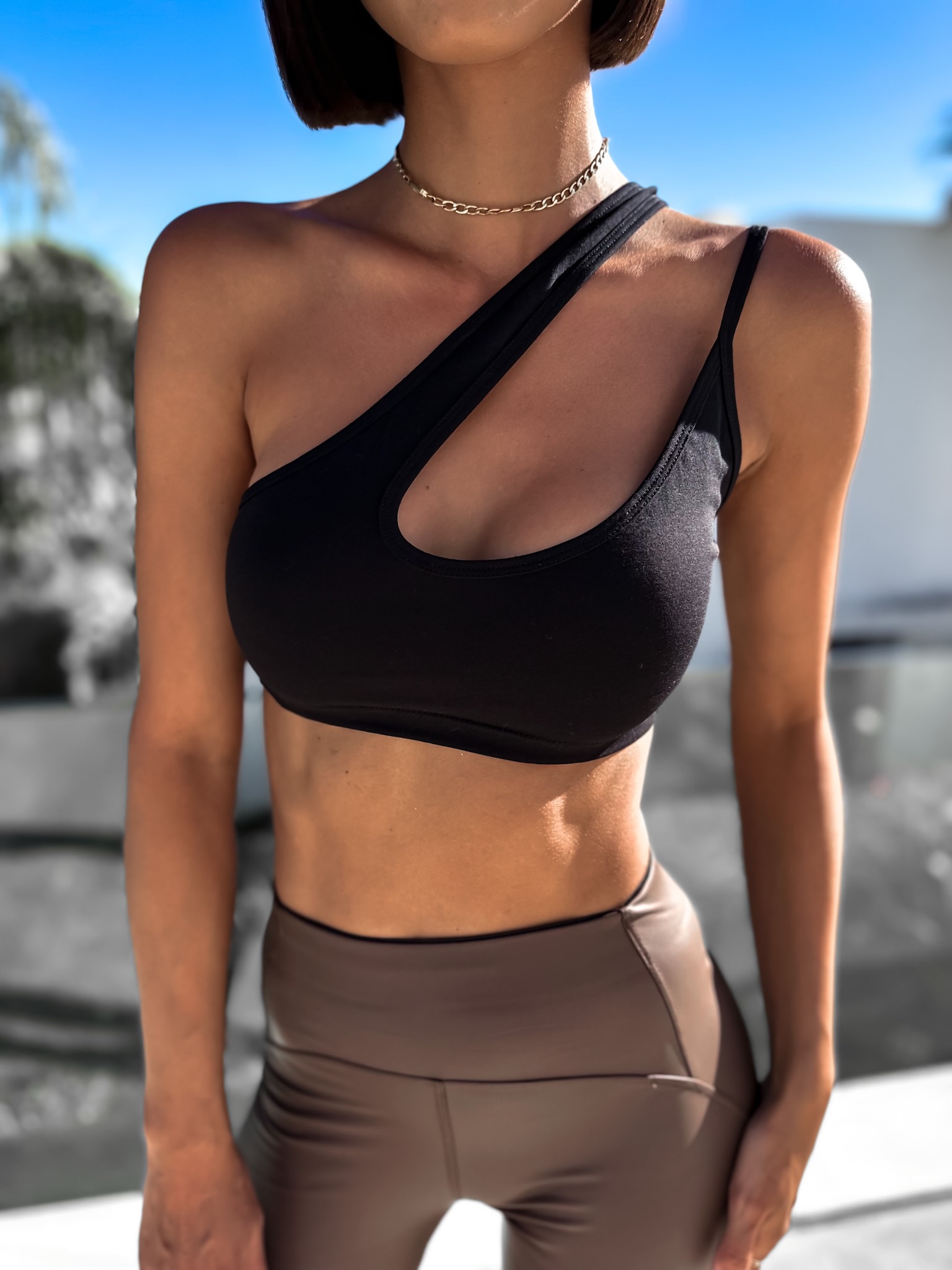 Černý elegantní crop top ADRIELI Velikost: S