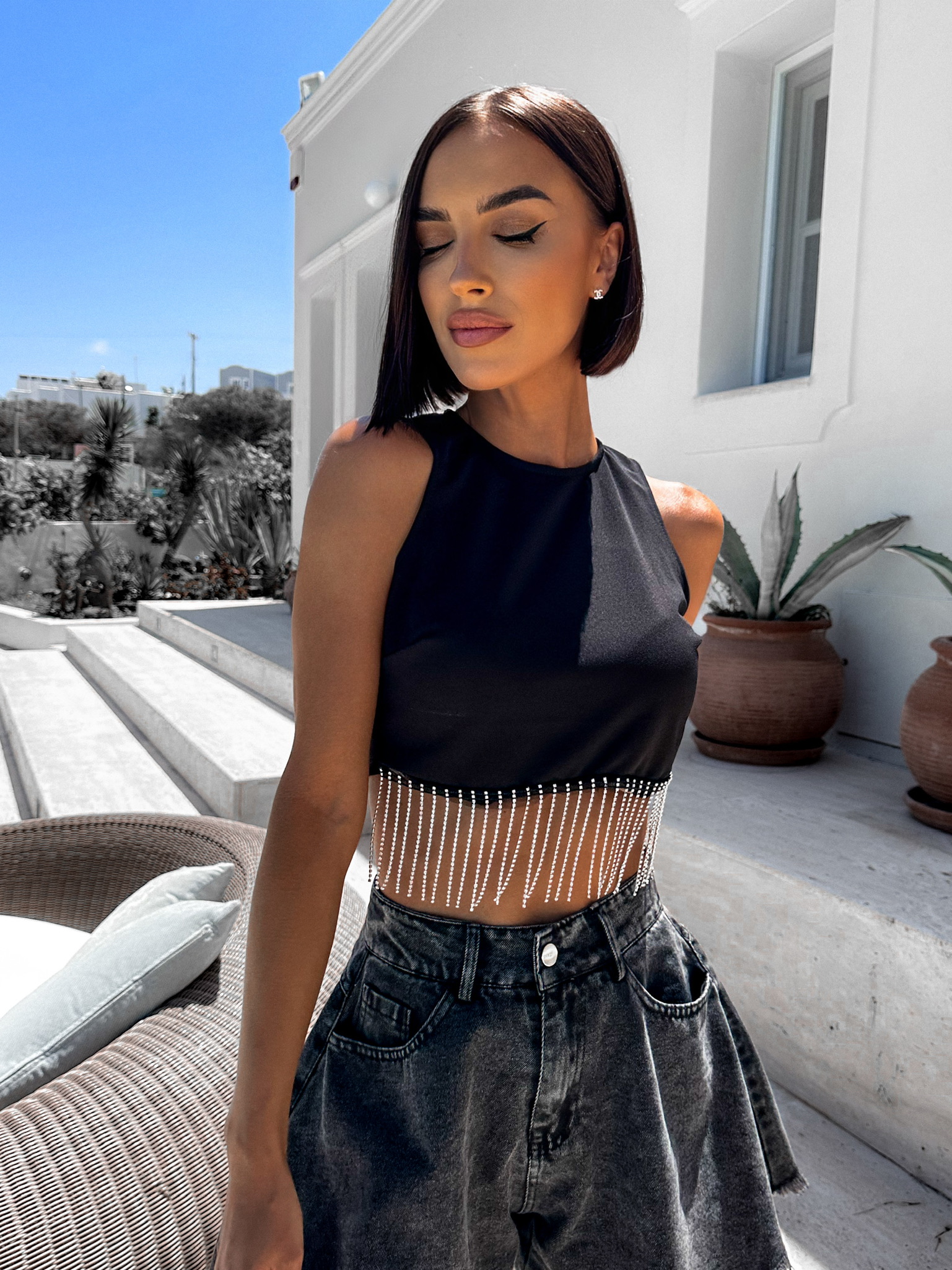 Černý crop top HYDRAY s třpytivými třásněmi Velikost: ONESIZE