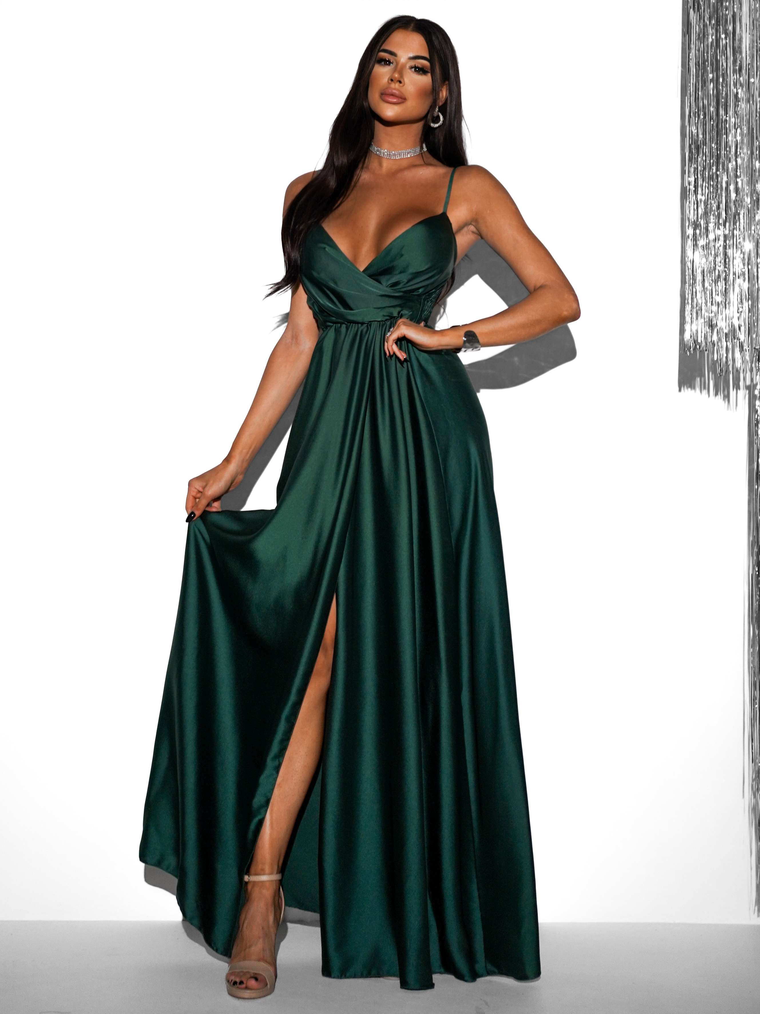 Levně Smaragdové elegantní šaty PATILLA s rozparkem