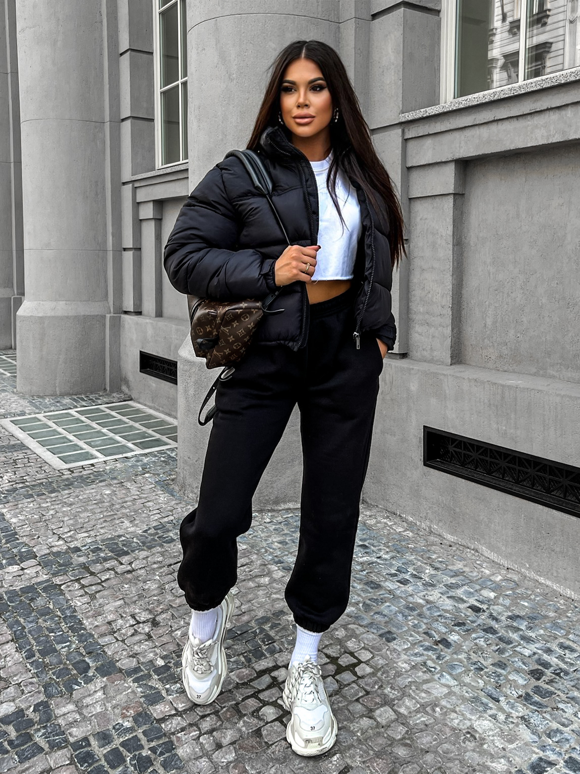 Černá prošívaná bunda LODGE 