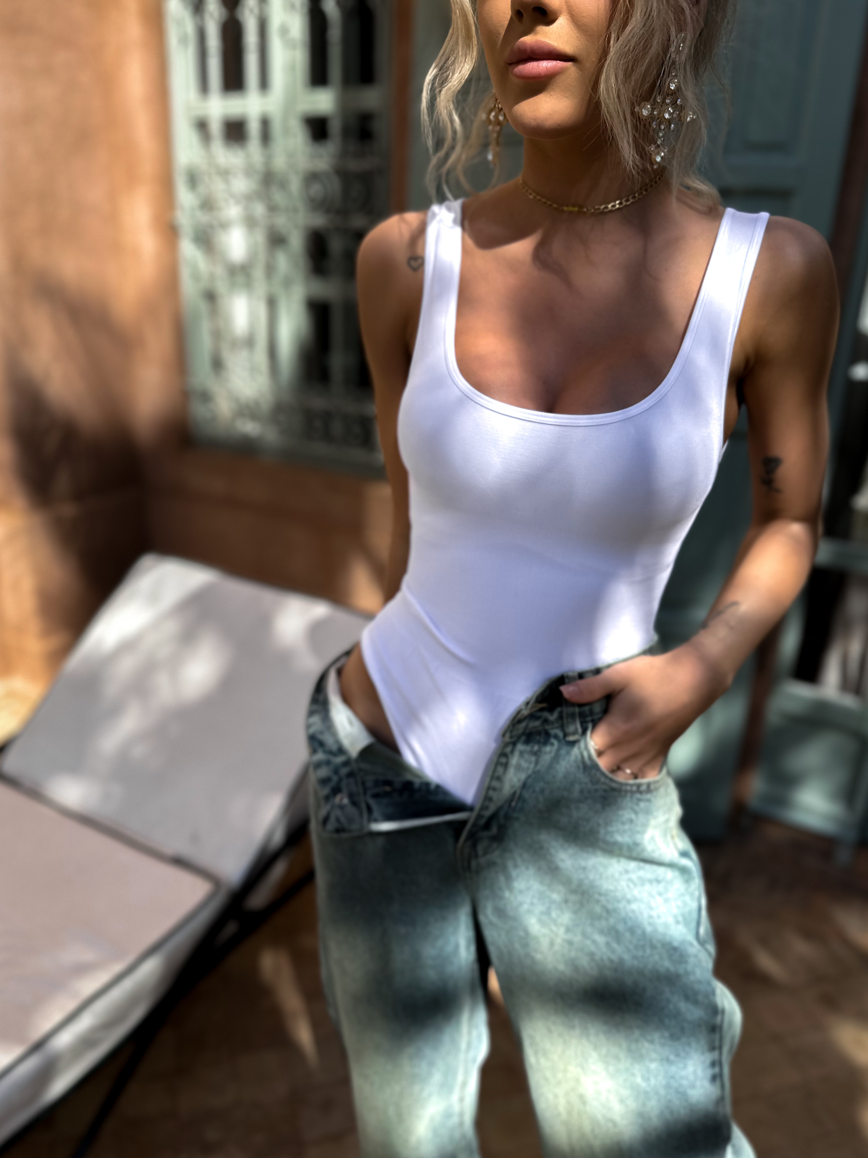 Bílé stahující basic jednoduché body NOLITEL Velikost: S/M