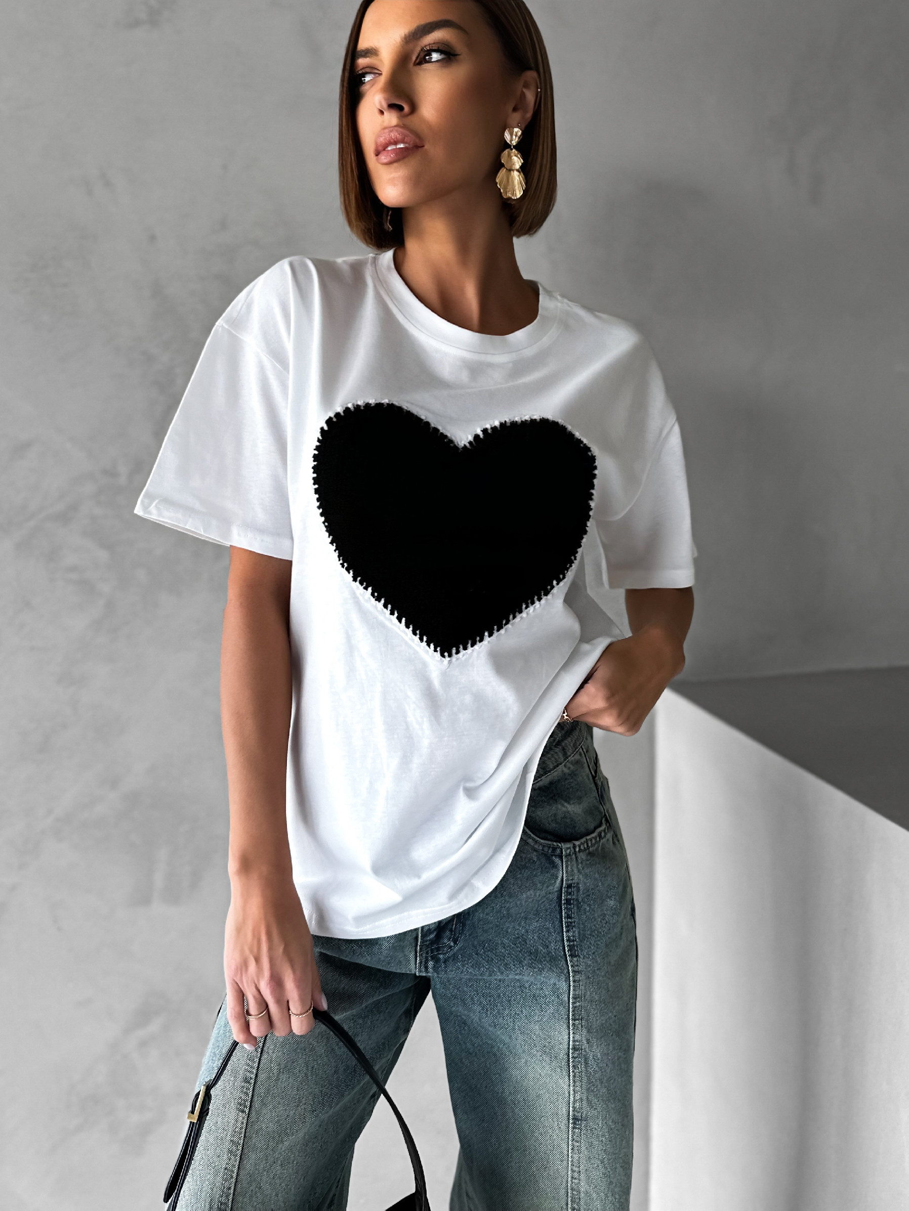 Bílé tričko EGBERT se srdcem 100% bavlna Velikost: ONESIZE