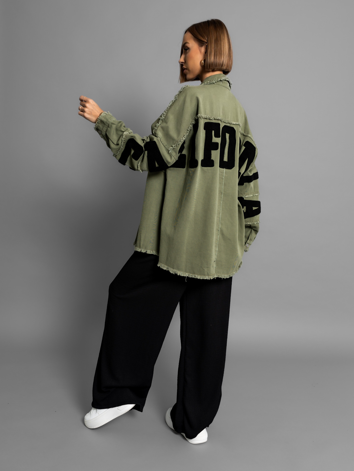 Khaki džínová oversize košile AGRIPINA Velikost: ONESIZE