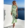 Světle zelené saténové šaty NEVER s průstřihem
