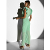Zelený plisovaný overal TAUTRIS s volánkovými rukávy