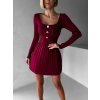 Vínové krátké plisované šaty LAKALA