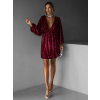 Vínové krátké flitrované šaty BERRON s výstřihem