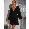 Černé krátké flitrované šaty BERRON s výstřihem