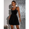 Černé krátké sametové vypasované šaty KALLIAS