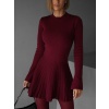 Vínové vypasované krátké šaty GIAHANY