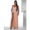 Světle růžové dlouhé lesklé šaty PERFECTLY s výstřihem