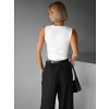 Bílý top TARLYA  s výstřihem