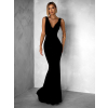 Černé elegantní dlouhé šaty BROULIO s výstřihem
