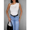 Bílý elegantní top CRAGHAS se zlatou sponou