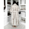 Bílý dlouhý faux fur kožešinový kabát SERALYN s páskem a límcem