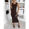 Tmavě hnědé přiléhavé midi šaty TREVY s rozparkem