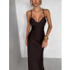 Tmavě hnědé dlouhé saténové šaty ORIXY s výstřihem