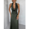 Khaki saténové dlouhé šaty FANDARI s výstřihem