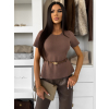 Hnědý vypasovaný top VEXTON s páskem