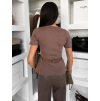 Hnědý vypasovaný top VEXTON s páskem