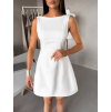 Bílé elegantní vypasované krátké šaty NATIVE