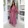 Malinové saténové elegantní šaty WOMAN s dlouhým rukávem