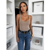 Hnědé elastické basic body ELYRO s výstřihem