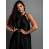 Černé elegantní lesklé šaty CORALLINE s vázáním kolem krku