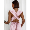 Světle růžové lesklé šaty VALERDY s variabilním vázáním / bez rozparku