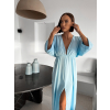 Světle tyrkysové dlouhé šaty SINGLE s výstřihem
