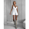 Bílý elegantní overal COANLY se zavazováním na zádech
