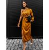 Okrové lesklé elegantní šaty RAINA s rozparkem