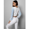 Bílý svetříkový crop top ORETHIAL s flitry