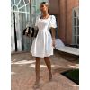 Bílé minimalistické krátké šaty MAHERI