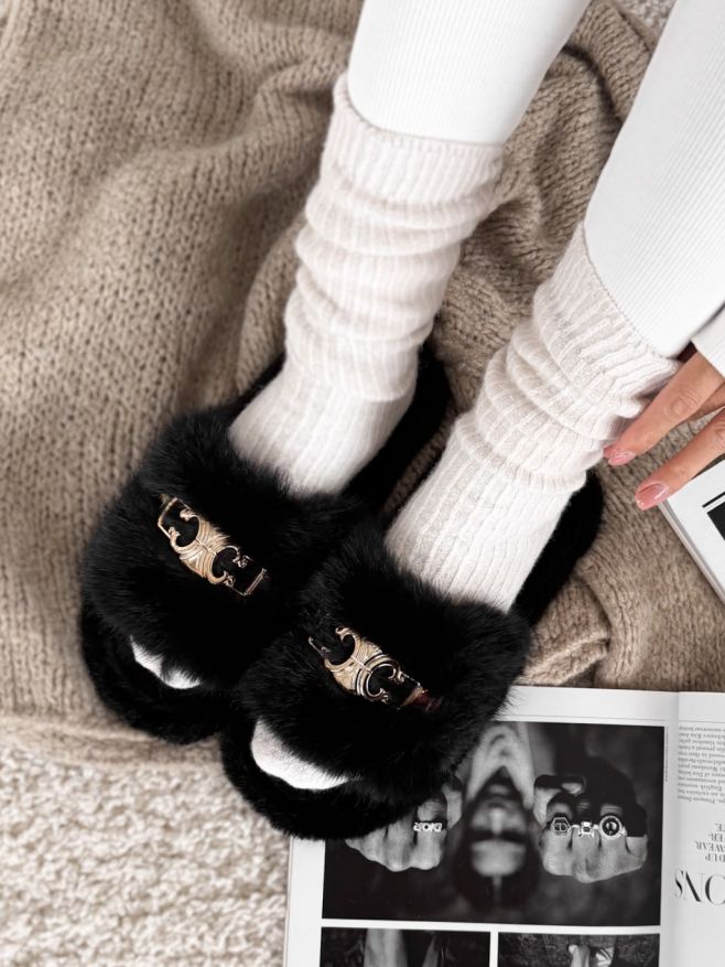 ✨ Domácí vibe jako z Pinterestu? Ano prosím! ✨ Naše nová kolekce fluffy pantoflí je splněným snem všech milovnic estetiky...