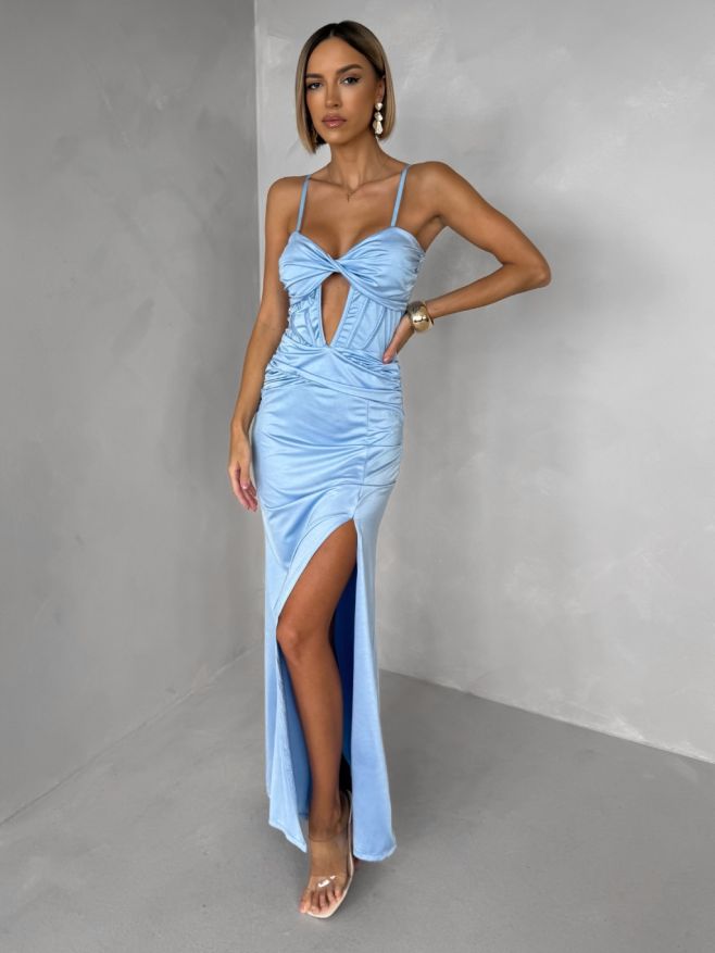 ✨ Dlouhé společenské šaty LIMONA – krása, která udělá dojem ještě dřív, než vstoupíš do sálu. Elegantní saténový lesk,...